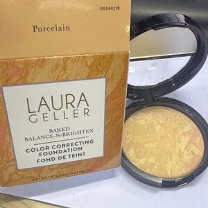 Laura Geller Baked Balance-N-Brighten Foundation in Porcelain
